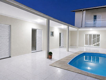 Linda casa no Horto Santo Antonio
