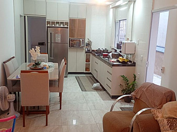 Casa com ed�cula Cidade nova Jundiai